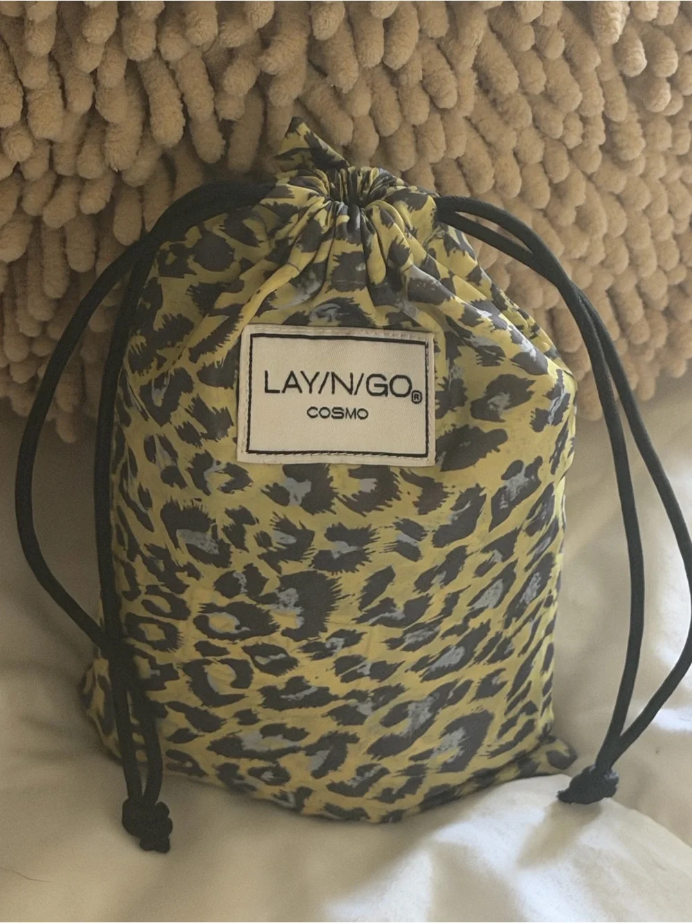 Lay-n-Go yellow/gray Leopard COSMO Drawstring Bag